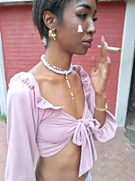 LulumiBloom live cam on StripChat