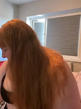 Curvy-GingeXX live cam preview
