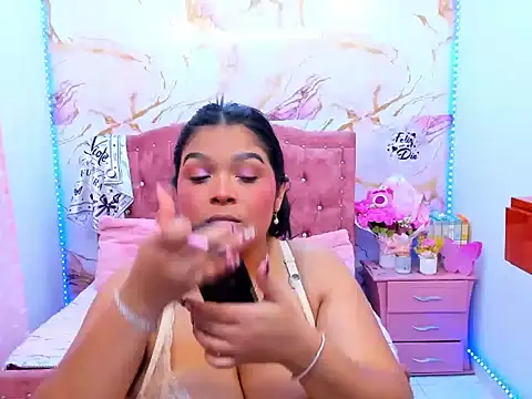 MiaBlakeXXX live cam on StripChat