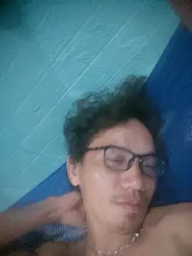 traiwe06 live room snapshot on Stripchat