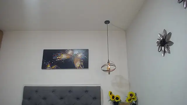 sasi_luna live cam on StripChat