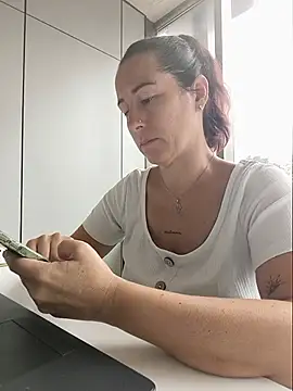 bichota85 live cam on StripChat