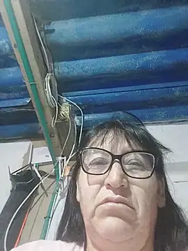 clarita_01 live cam preview