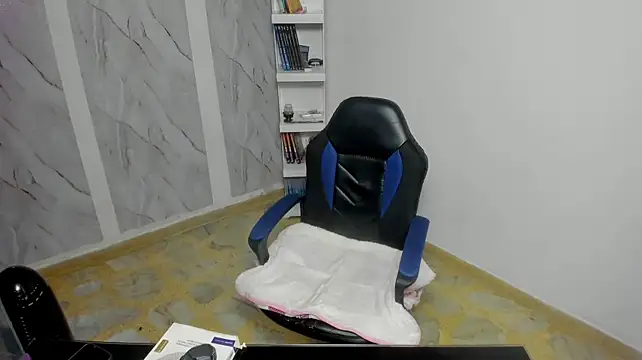 alayasmile live cam preview