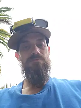 Bigwhitedick_88 webcam