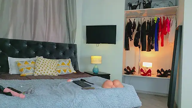 InvitingTina