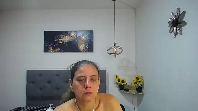 sasi_luna live cam preview