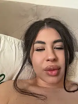 DaianaKimberly live cam on StripChat