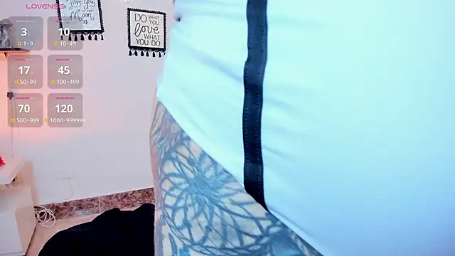Show de webcam en vivo con kimbrownn - Juguetes Lovense interactivos disponibles