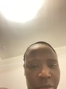 juicytee live cam preview