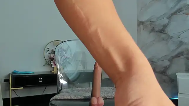 Maddyluxe live cam on StripChat