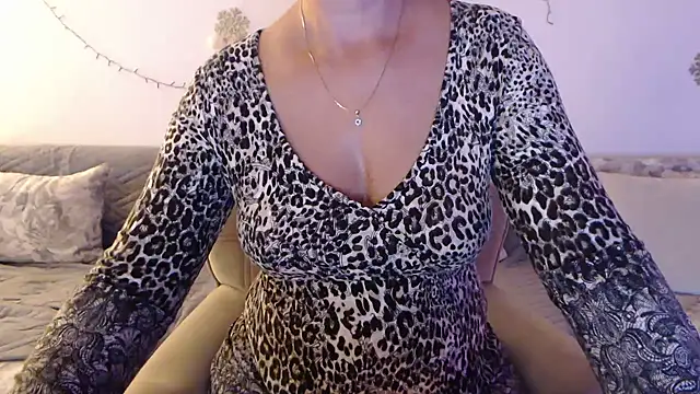 YourfantasyGiuly live cam on StripChat