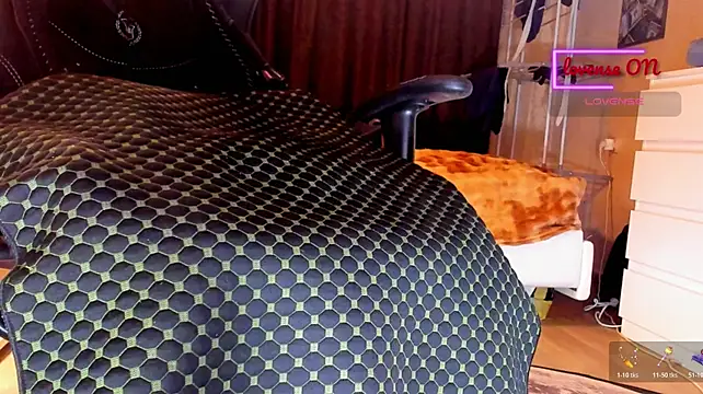 Cameltoe_squirt_inPants webcam