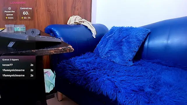 Show de webcam en vivo con Mature_Skinny - Juguetes Lovense interactivos disponibles