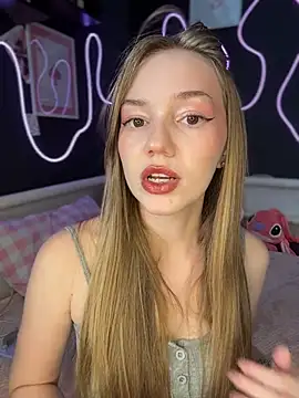 MilaMoone live cam preview