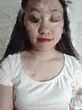 Cherry-squirtt live cam on StripChat