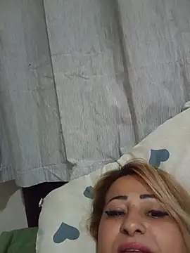 Vivifernardes live cam on StripChat