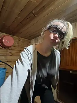 Elle_Milfa webcam