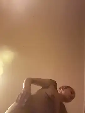 Mrs_Mr_007 webcam