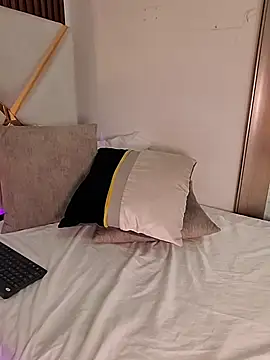 AlinnaRosee_ webcam