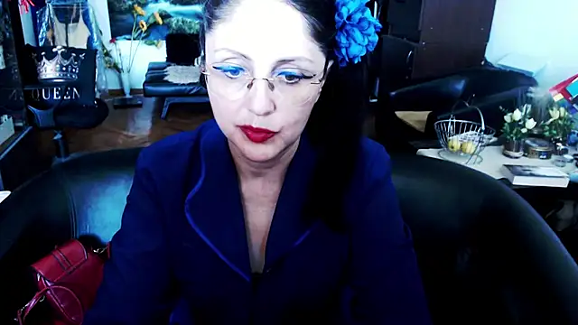 Show de webcam ao vivo com Imperatriza - Brinquedos Lovense interativos disponíveis