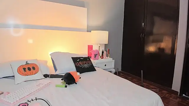 Emily_robertss1 live cam preview