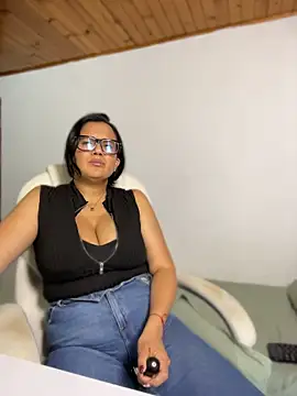 SWEETLILY18 live cam preview