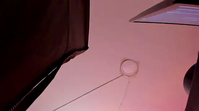 RubiRoxanne live cam on StripChat