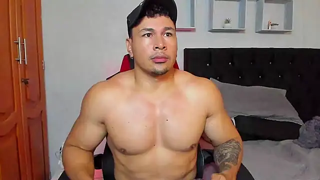 tyler_hank01 live cam on StripChat