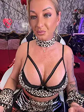 Luiza_Hammer live cam preview
