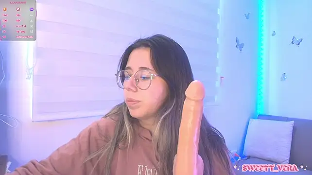 sweettvera webcam stripchat model stream image