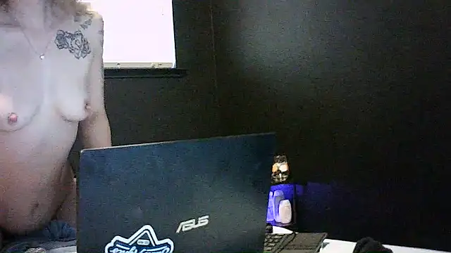 yourfavgirlduh live cam preview