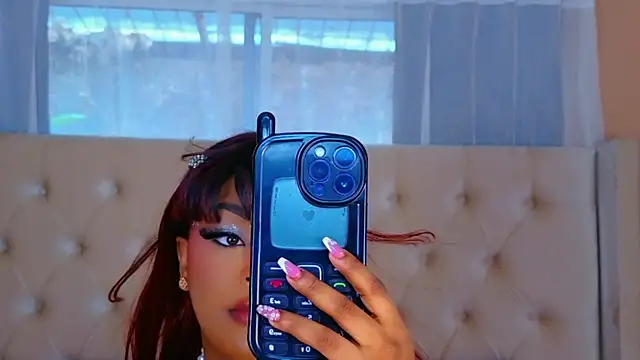 TiannahGlow live cam preview