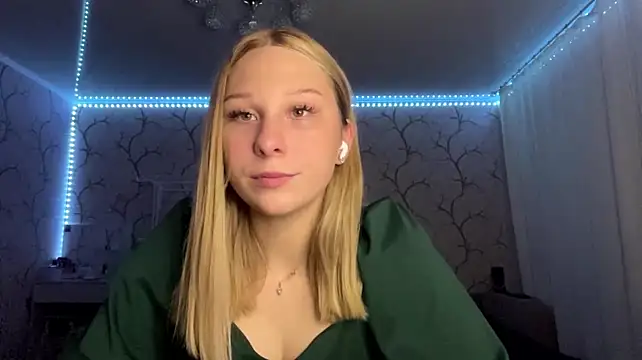 AvelinaCoch live cam preview