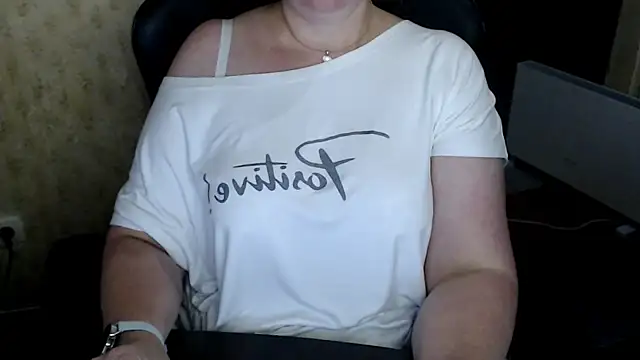 AlisaHot55 live cam preview