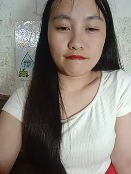 Cherry-squirtt live cam on StripChat