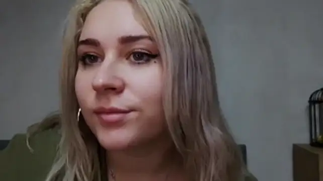 IsaWhitton live cam preview