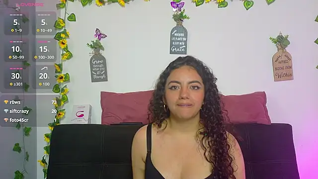 emiily_curly
