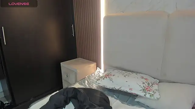 TiffanyMonrowHL webcam stripchat model stream image
