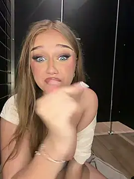 Hannah-2007 Live Webcam on Stripchat