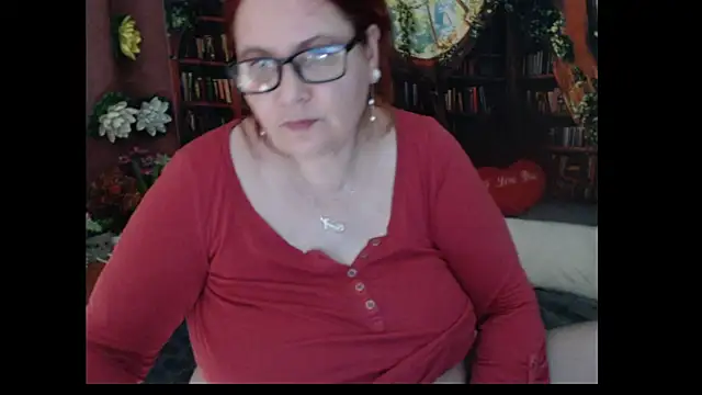 PlayfullMature live cam preview