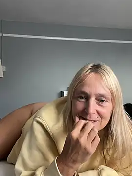 Blondnboujee53 live cam preview