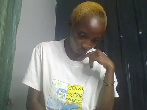 Deadlybeauty webcam stripchat model stream image