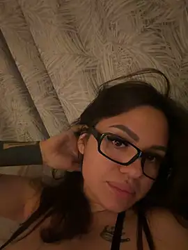 Show in live webcam con JustLora - Giocattoli Lovense interattivi disponibili