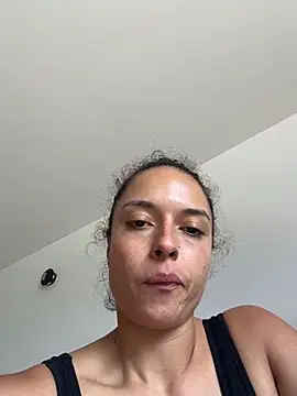 Live-Webcam-Show mit afroditaP_ - Interaktive Lovense-Toys verfügbar