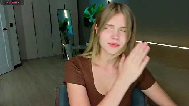 linakorvin live cam on StripChat