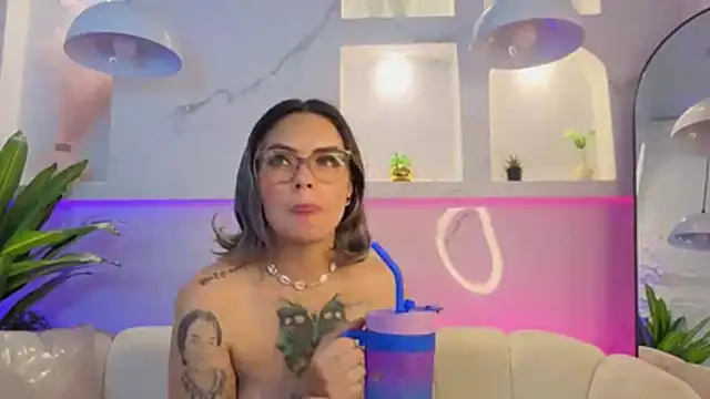 zarcasutra_t live cam on StripChat