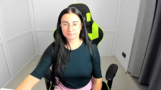 ChloeVibee live sex cam