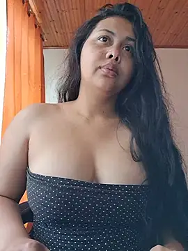 Alessandraa- webcam stripchat model stream image