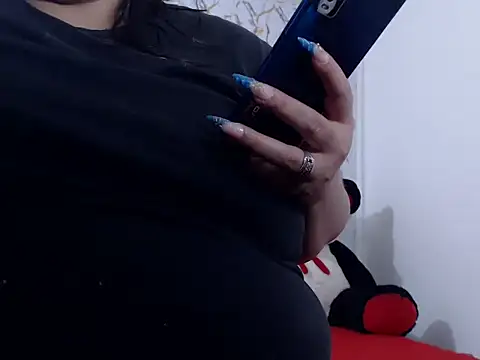 magda_curvy2324 live cam preview